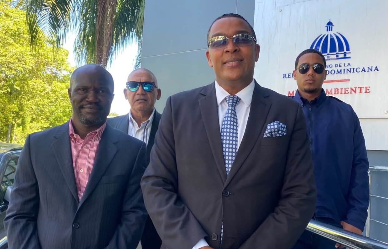 Pedro Botello advierte acciones legales contra Medio Ambiente por “trabar” permiso de estación de transferencia en Villa Hermosa, La Romana