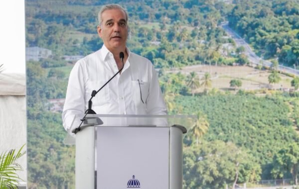Abinader reta a comparar sus gestiones con las del PLD: “Vamos a comparar 20 años contra 6”