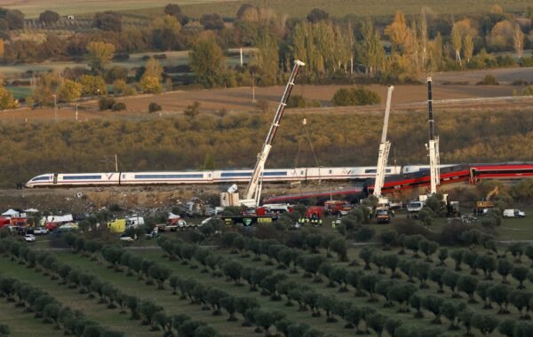 Gobierno español trabaja de forma «incansable» para identificar a los fallecidos del accidente ferroviario