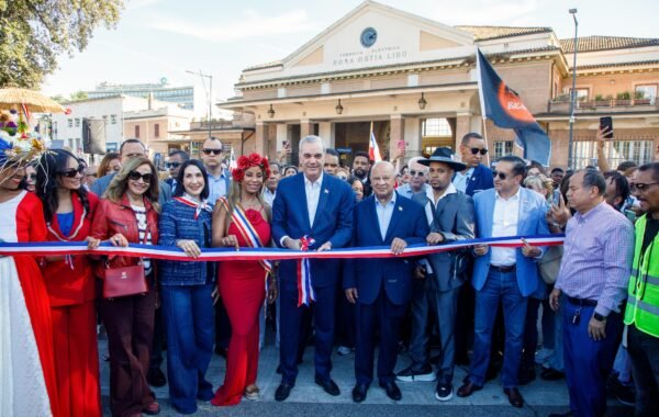 Presidente Abinader inaugura la Parada Dominicana en Roma y resalta el orgullo patrio