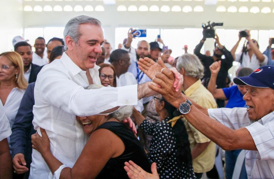 Abinader encabezará el lanzamiento del programa «El Presidente en el Barrio» este fin de semana