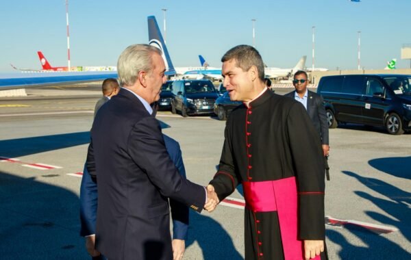 Presidente Abinader informa que invitará oficialmente al papa León XIV a visitar República Dominicana en 2027 durante su visita de Estado al Vaticano
