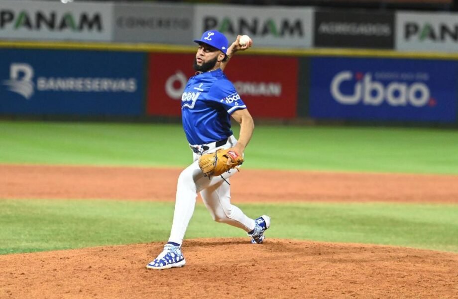 Adonis Medina será el lanzador abridor del Licey en día inaugural de la temporada
