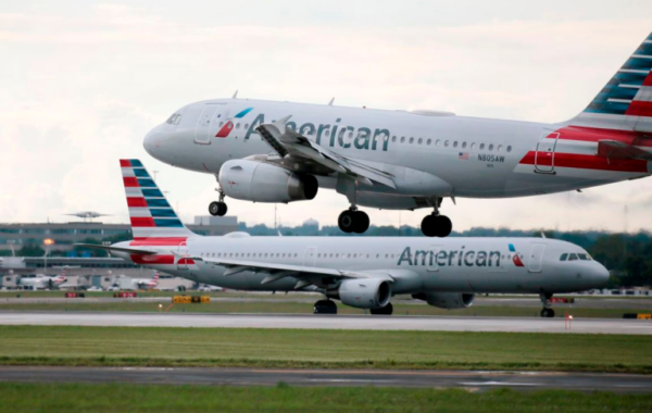 American Airlines cierra oficina de atención en Santo Domingo y deja sin empleo a 130 trabajadores