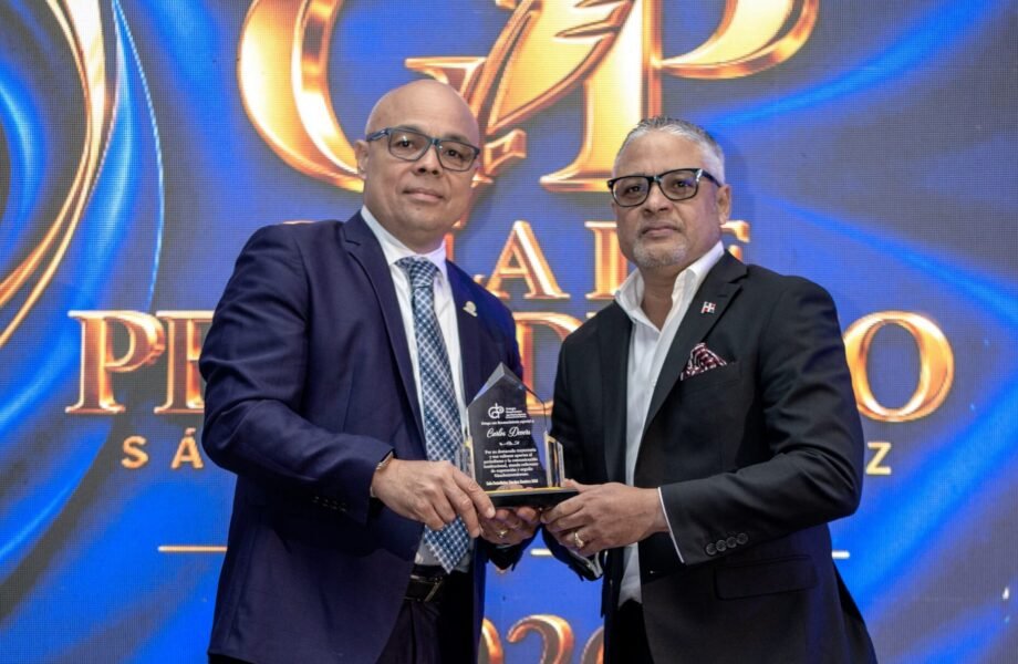 CDP reconoce a Carlos Devers por trayectoria y aportes al periodismo dominicano