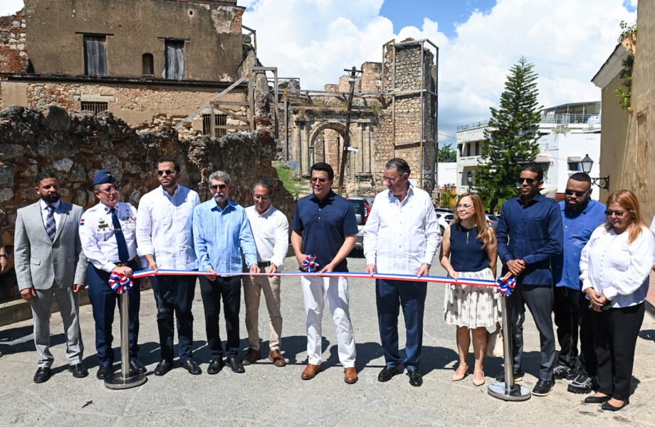 David Collado concluye entregas de calles intervenidas en Ciudad Colonial por RD$221 millones