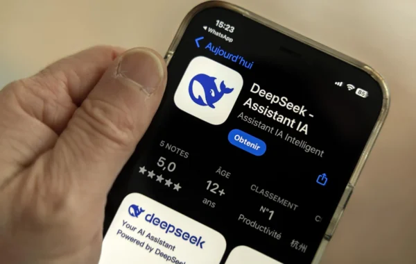 China llama a no «politizar la tecnología» tras el veto de EE.UU. a DeepSeek
