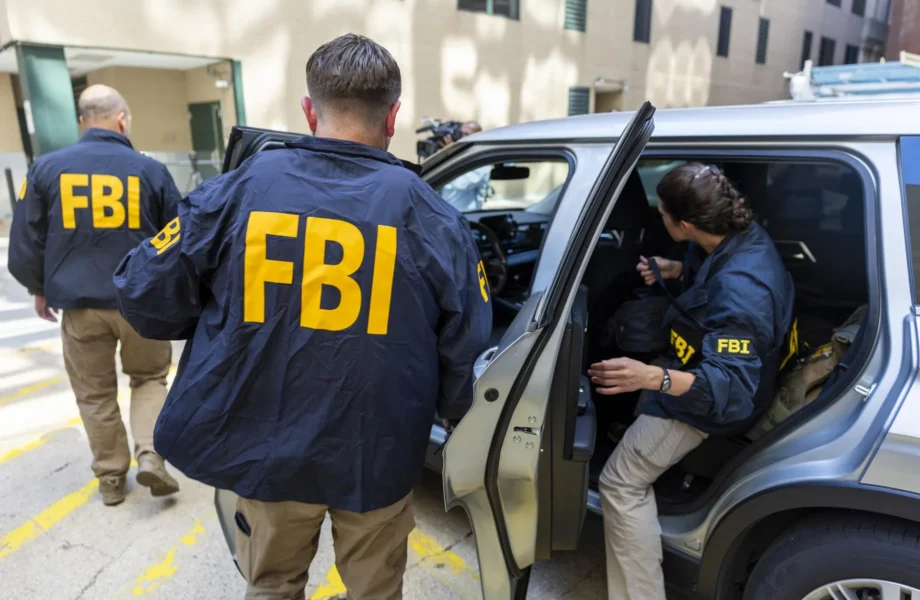Un contratista del Gobierno de EE.UU. es arrestado por el FBI por supuestas filtraciones