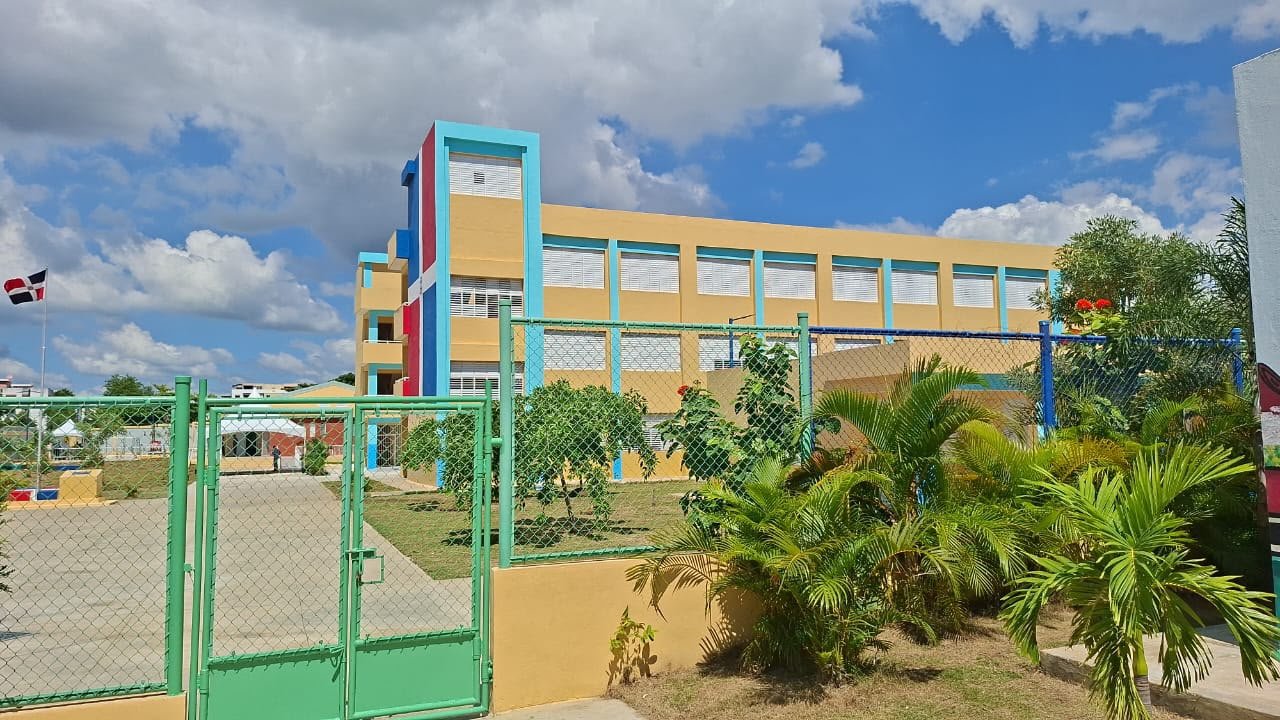 Minerd mantiene suspensión de docencia en zonas vulnerables de provincias en alerta amarilla