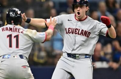 Guardianes sorprenden a Rays y golpean primero en Serie de Campeonato