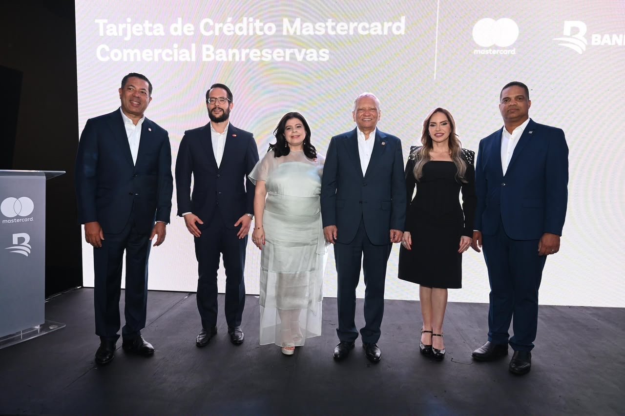 Banreservas lanza junto a Mastercard nueva tarjeta comercial para el sector empresarial