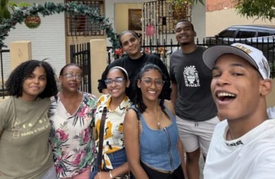 Iniciativa social “Sonrisas de Navidad” busca llevar cenas a más de 300 familias en Nochebuena