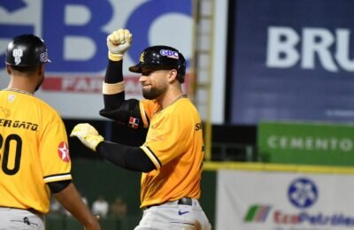 Las Águilas remontan ante el Licey y silencian el Quisqueya con triunfo 9-5