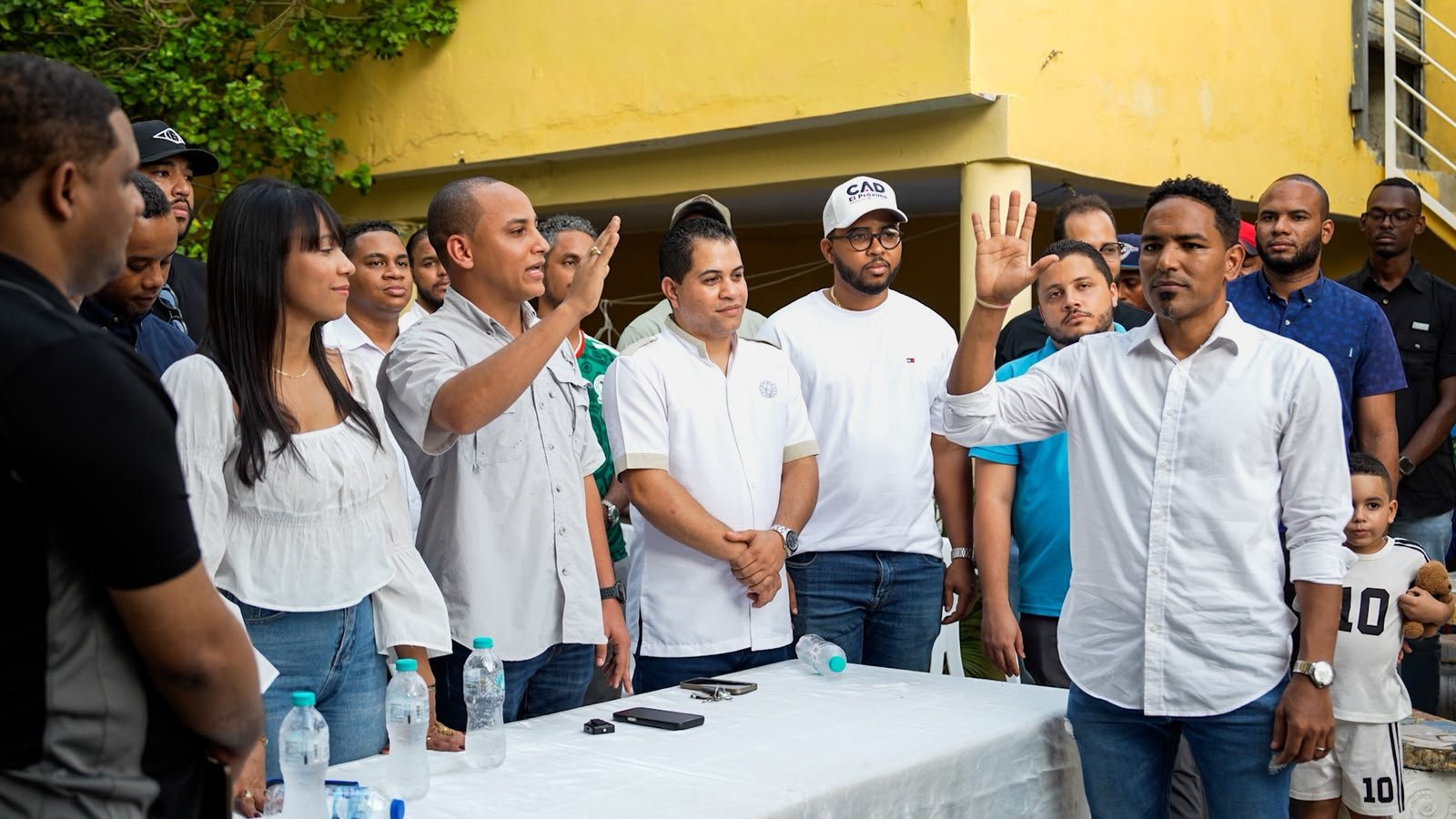 Joaquín Fernández juramenta a Amaury Quezada y suma nuevos dirigentes al proyecto de David Collado