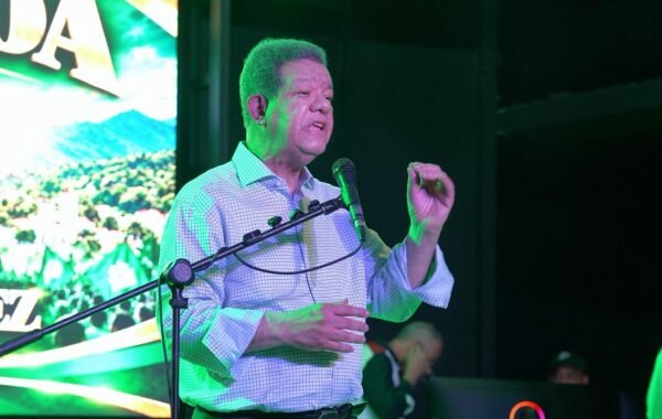 Leonel asegura que el Gobierno no tiene autoridad moral para renegociar DR-CAFTA con EE. UU.