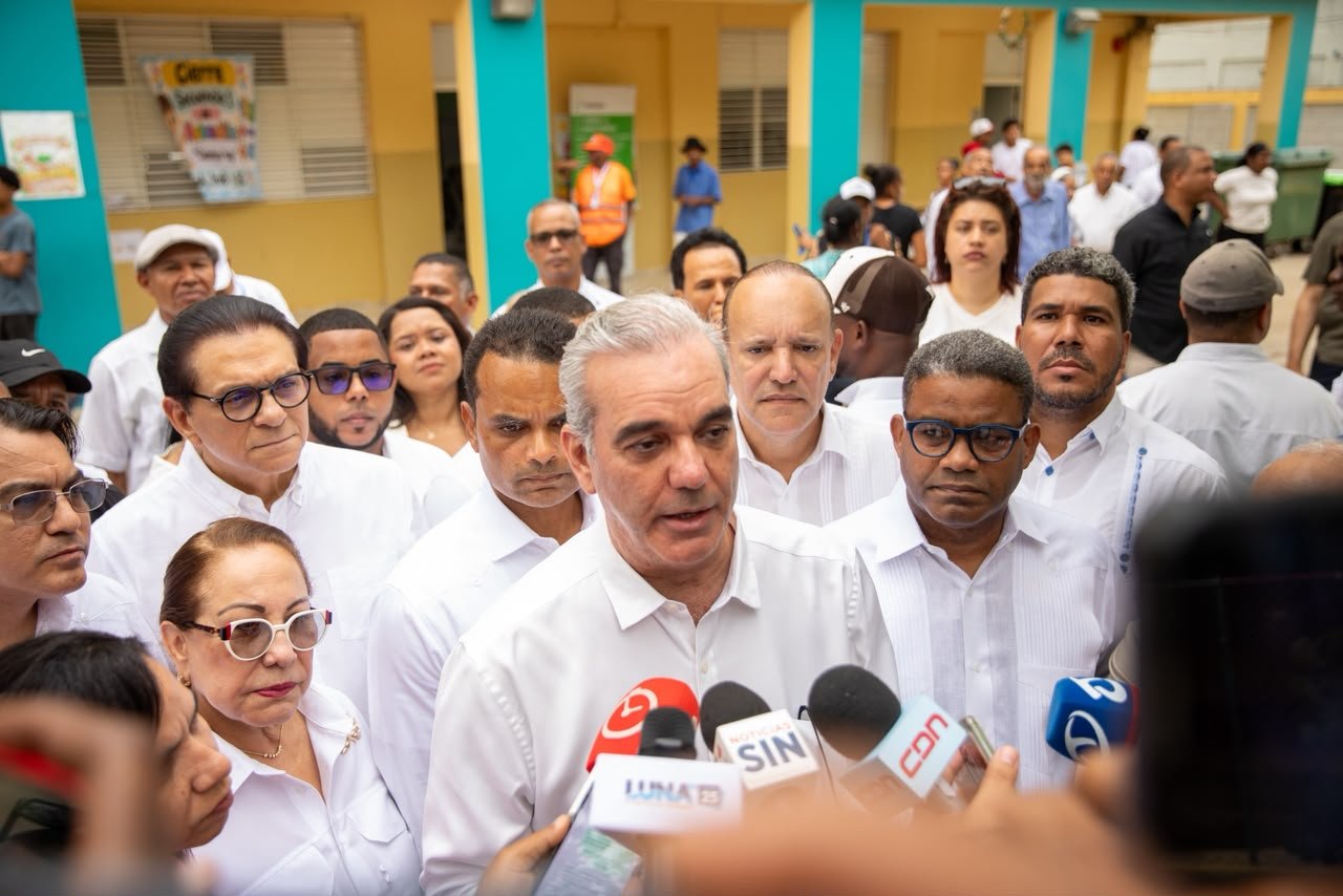 Luis Abinader: "El Gobierno está en sesión permanente para garantizar la seguridad del pueblo dominicano ante situación en Haití"
