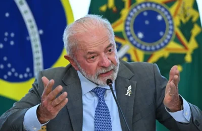 Lula critica la «intromisión» de la justicia electoral tras cierre de canal de Whatsapp