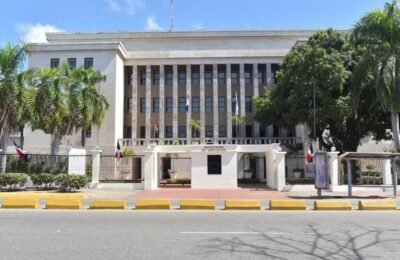 Minerd suspende docencia este martes en zonas vulnerables de provincias bajo alerta amarilla