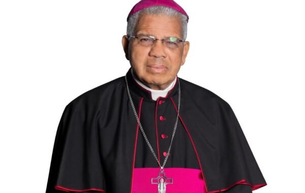 Papa acepta renuncia de Ozoria y nombra sucesor