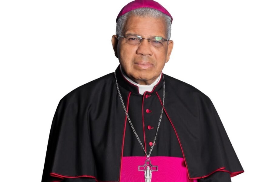 Papa acepta renuncia de Ozoria y nombra sucesor