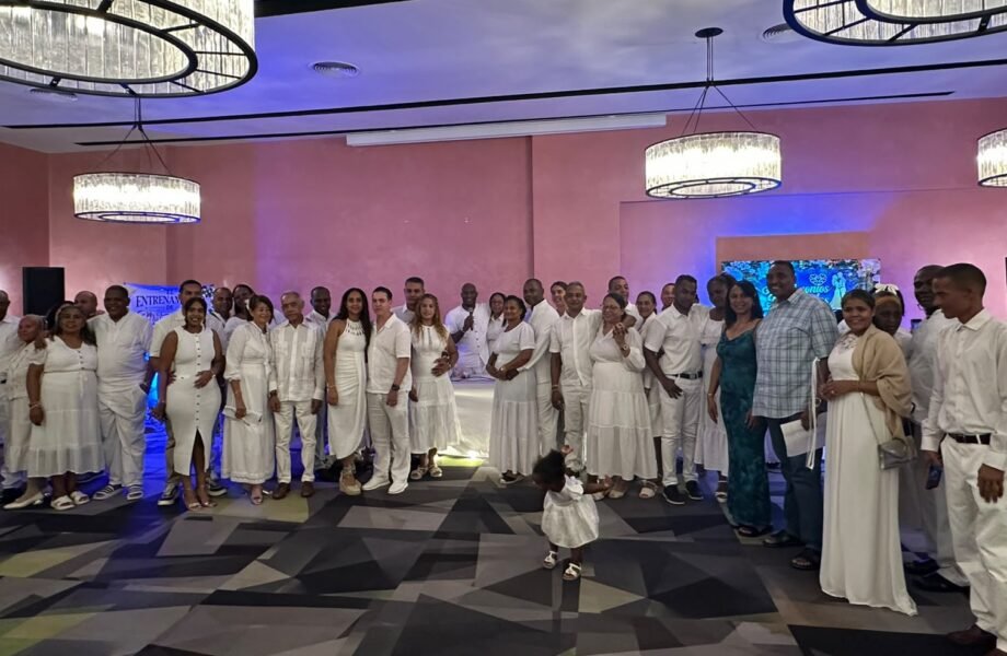 Familia Franco Castillo celebra cuarta entrega de “Matrimonios renovados” en Punta Cana