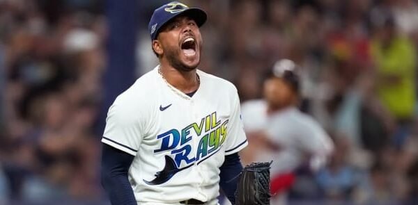 Peralta hace gala de su potente recta y Rays empatan su serie ante los Guardianes