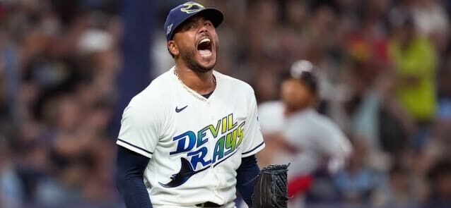 Peralta hace gala de su potente recta y Rays empatan su serie ante los Guardianes
