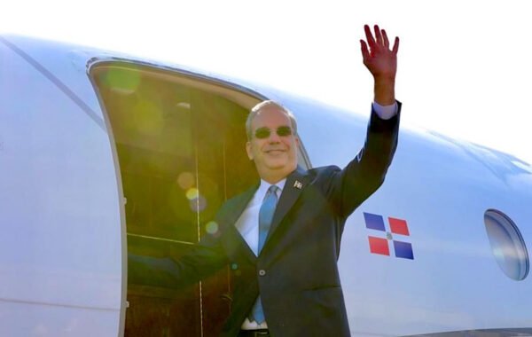 Abinader viaja a Italia para reunirse con el papa León XIV y recibir reconocimiento de la FAO por hambre cero