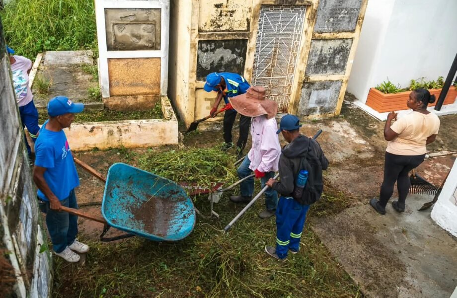 Alcaldía del DN realiza operativo de limpieza en cementerios por el Día de los Fieles Difuntos
