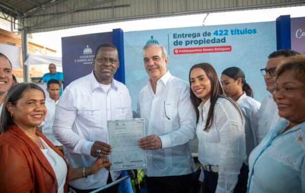 Comunitarios afirman que SDN vive un antes y un después gracias al presidente Abinader: “Los hechos hablan”
