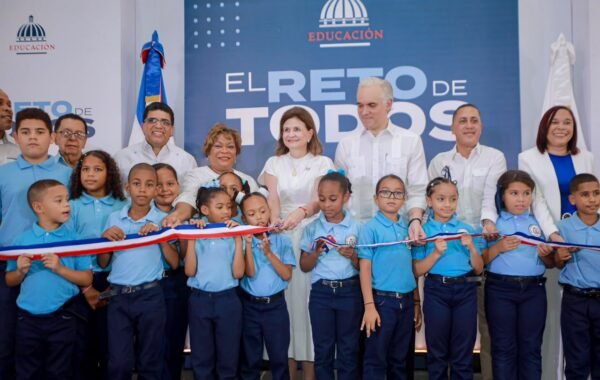Gobierno entrega escuela Orlando Martínez en Ciudad Juan Bosch, que beneficia a 945 estudiantes
