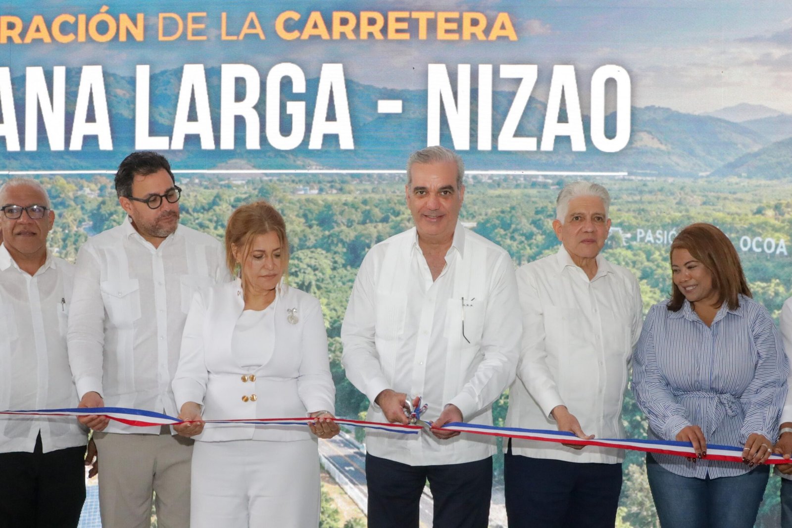 Presidente  Abinader inaugura carretera Nizao-Sabana Larga-Ocoa y fortalece conexión entre Cibao y Sur