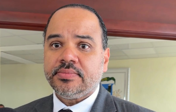 Defensor del Pueblo reconoce avance de la Sisalril en cobertura de enfermedades de alto costo